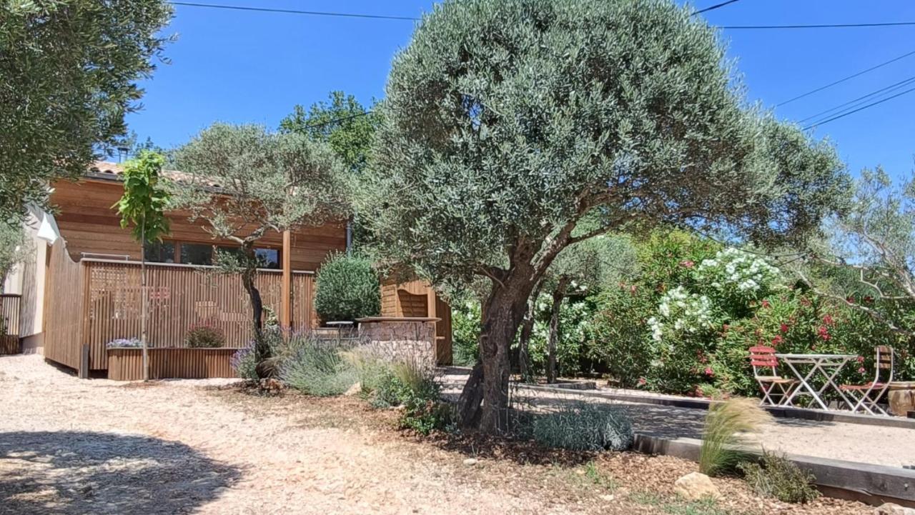 Lodge Les Oliviers Gareoult Bagian luar foto