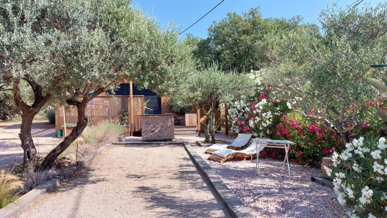 Lodge Les Oliviers Gareoult Bagian luar foto